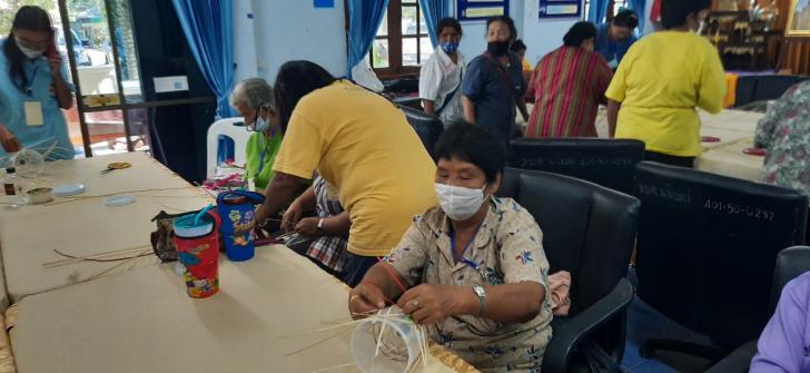 3. จัดกิจกรรมโครงการจ้างงาน จากผู้รับผลกระทบจากสถานการณ์โควิด 19 : โครงการอบรมสานตะกร้าส่งเสริมอาชีพชุมชน ตำบลนาโบสถ์ วันที่ 25 พฤศจิกายน 2563 ณ ห้องประชุมองค์การบริหารส่วนตำบลนาโบสถ์ อำเภอวังเจ้า จังหวัดตาก